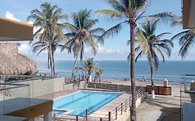NAHIR apartamento de playa en condominio Palmar del viento